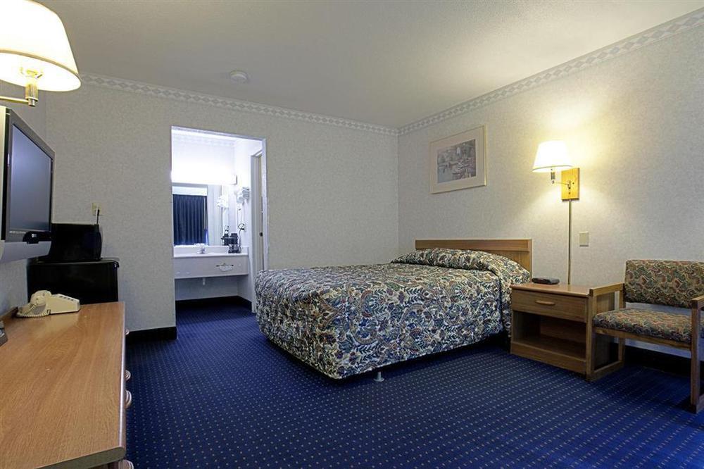 Americas Best Value Inn Of Decatur Pokoj fotografie
